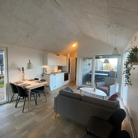 Luxury Cabins *